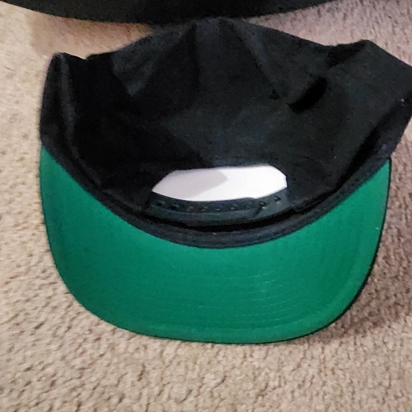Snapback - Picture 4 of 4